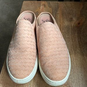 Sofft light pink slip one sneaker/shoe. Warm just a few times